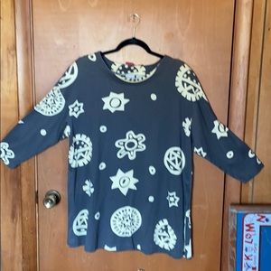 Apart 3/4 length top